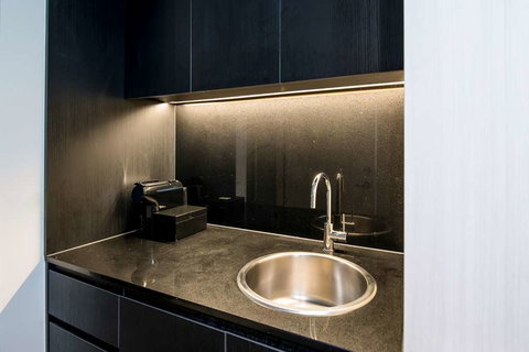 Adina Apartment Hotel Brisbane - Lightning Ridge Tourism 14