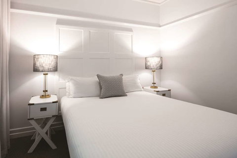 Adina Apartment Hotel Anzac Square - Lightning Ridge Tourism 5