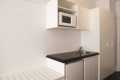 Adina Apartment Hotel Anzac Square - Lightning Ridge Tourism 13