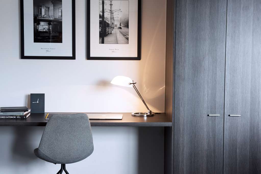  Lightning Ridge Tourism