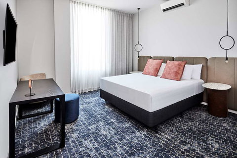 Adina Apartment Hotel on Flinders Street - Lightning Ridge Tourism 13