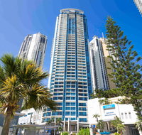 Mantra Towers of Chevron Surfers - Lightning Ridge Tourism