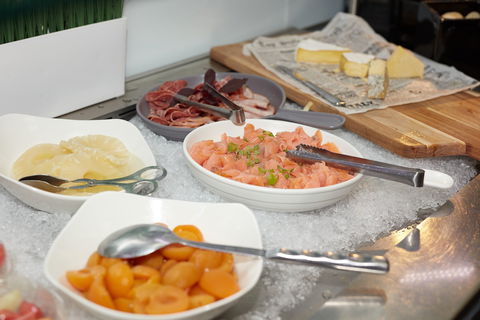 Crowne Plaza Canberra - Lightning Ridge Tourism 12