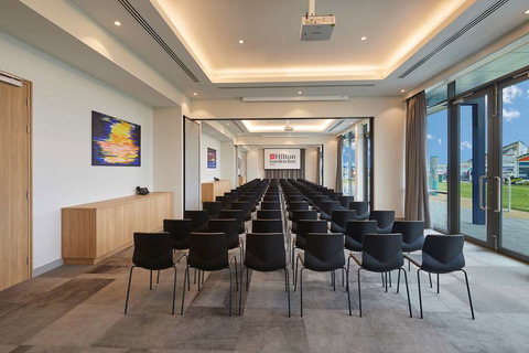 Hilton Garden Inn Albany - Lightning Ridge Tourism 13