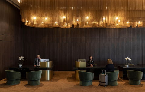 Oakwood Premier Melbourne - Lightning Ridge Tourism 3