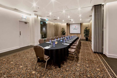 Stamford Plaza Melbourne - Lightning Ridge Tourism 10