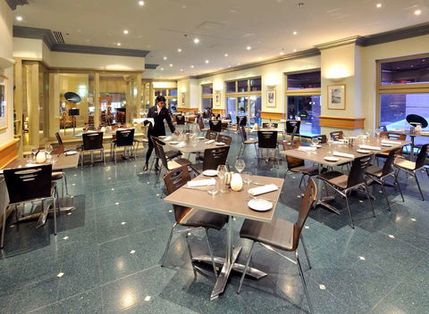 Stamford Plaza Melbourne - Lightning Ridge Tourism 12