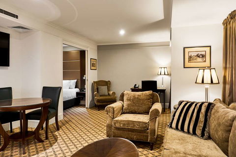 Stamford Plaza Melbourne - Lightning Ridge Tourism 15