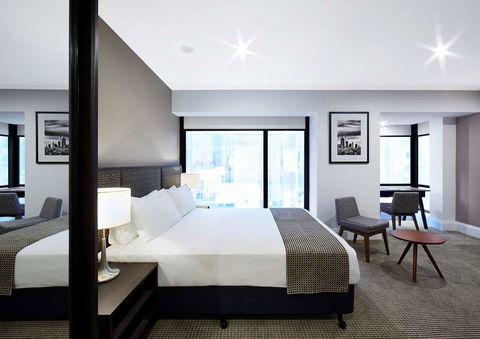 Stamford Plaza Melbourne - Lightning Ridge Tourism 5