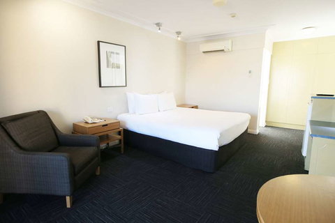 Aurora Alice Springs - Lightning Ridge Tourism 15