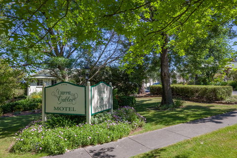 Yarra Gables Motel - Lightning Ridge Tourism 0