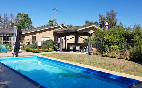 Amber Court Motor Inn - Lightning Ridge Tourism 2