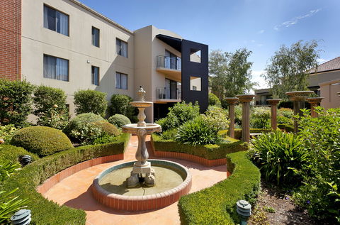 Astra Apartments The Griffin - Lightning Ridge Tourism 0