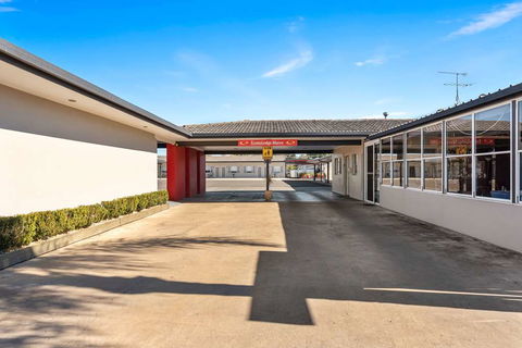 Econo Lodge Moree Spa Motor Inn - Lightning Ridge Tourism 2