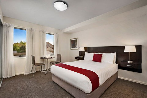 Quest Moonee Valley - Lightning Ridge Tourism 2