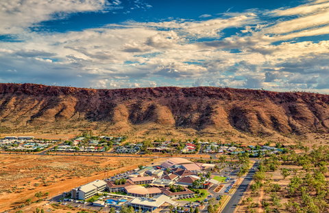 Crowne Plaza Alice Springs Lasseters - Lightning Ridge Tourism 0