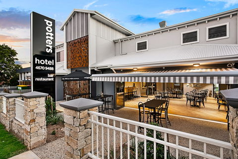Potter's Boutique Hotel - Lightning Ridge Tourism 0