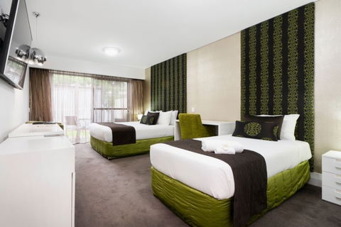 City Golf Club Motel - Lightning Ridge Tourism 1