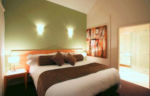 York Cove - Lightning Ridge Tourism 2