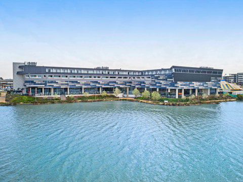 Mercure Melbourne Caroline Springs - Lightning Ridge Tourism 0