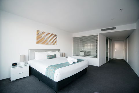 Q1 Resort & Spa - Lightning Ridge Tourism 2