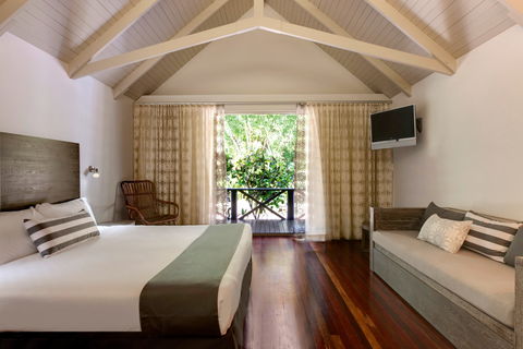 Hamilton Island Palm Bungalows - Lightning Ridge Tourism 0