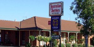 Australian Settlers Motor Inn - Lightning Ridge Tourism 0