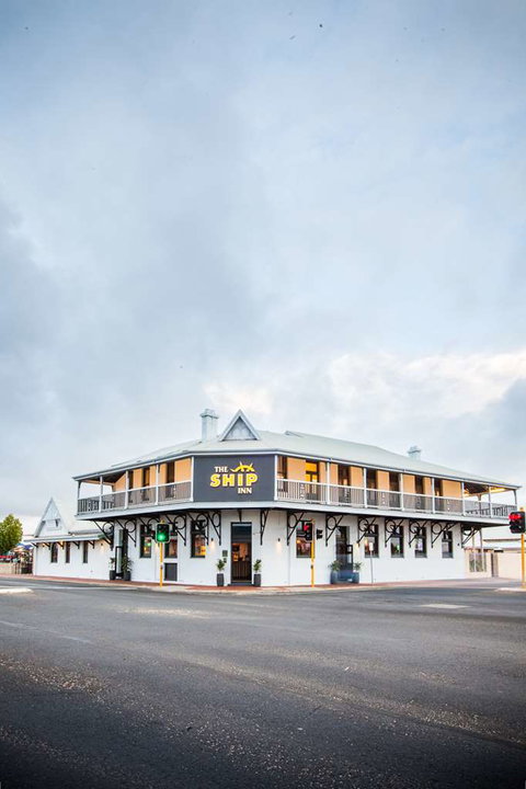 Royal Palms Resort by Nightcap - Lightning Ridge Tourism 0