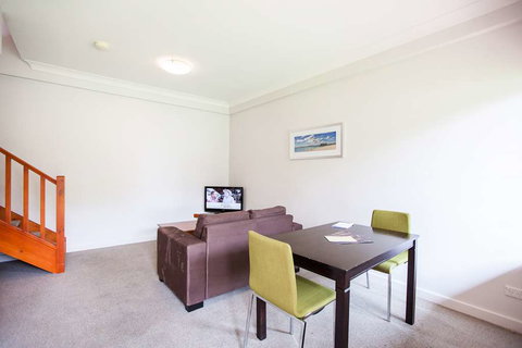 Royal Palms Resort by Nightcap - Lightning Ridge Tourism 2