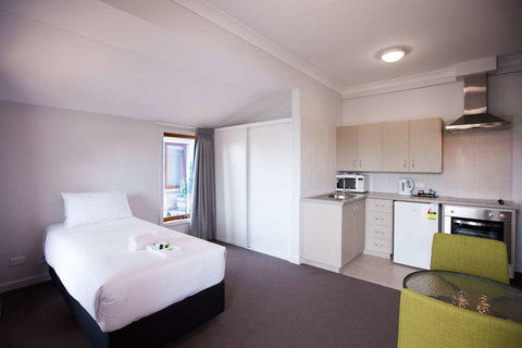 Royal Palms Resort by Nightcap - Lightning Ridge Tourism 3