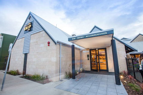 Royal Palms Resort by Nightcap - Lightning Ridge Tourism 12