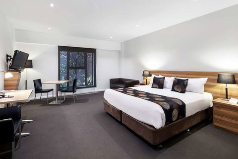 Best Western Plus Ballarat Suites - Lightning Ridge Tourism 6