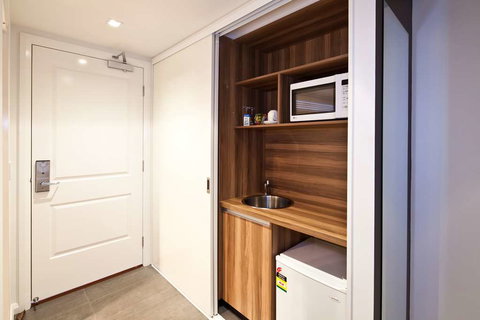 Best Western Plus Ballarat Suites - Lightning Ridge Tourism 14