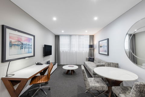 Meriton Serviced Apartments North Sydney - Lightning Ridge Tourism 1