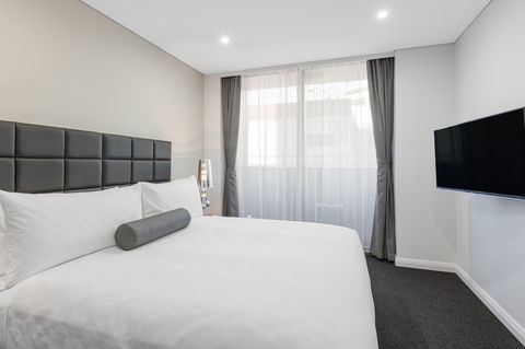Meriton Serviced Apartments North Sydney - Lightning Ridge Tourism 3