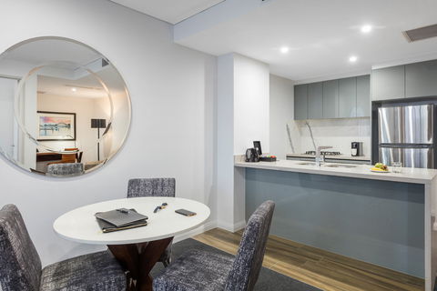 Meriton Serviced Apartments North Sydney - Lightning Ridge Tourism 5