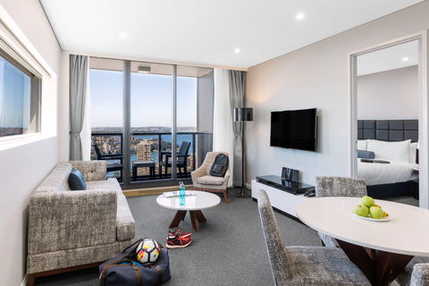 Meriton Serviced Apartments North Sydney - Lightning Ridge Tourism 10