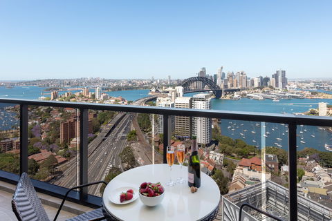 Meriton Serviced Apartments North Sydney - Lightning Ridge Tourism 13