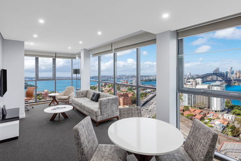 Meriton Serviced Apartments North Sydney - Lightning Ridge Tourism 15