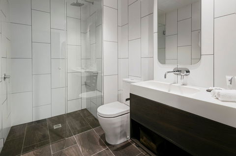 Quest Canberra City Walk - Lightning Ridge Tourism 4