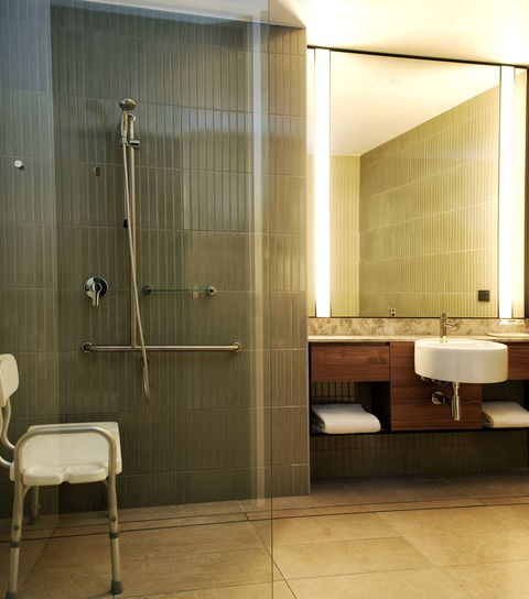 A By Adina Canberra - Lightning Ridge Tourism 9