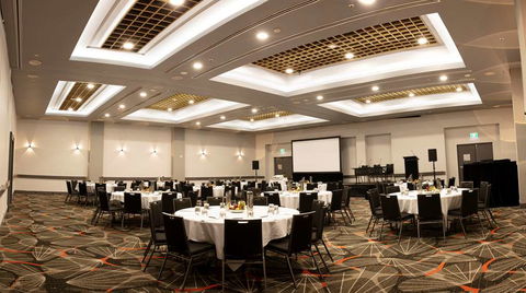 Hilton Darwin - Lightning Ridge Tourism 10