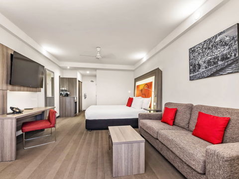 Novotel Darwin Atrium - Lightning Ridge Tourism 5