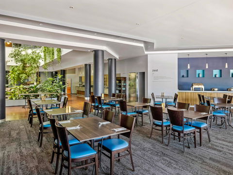 Novotel Darwin Atrium - Lightning Ridge Tourism 11