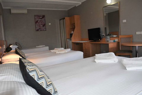 Best Western Coachman's Inn Motel - Lightning Ridge Tourism 8