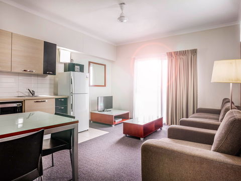 Novotel Darwin Airport Hotel - Lightning Ridge Tourism 2