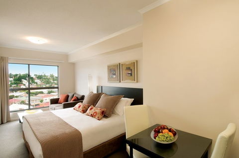 Oaks Aspire - Lightning Ridge Tourism 1