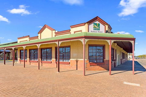 Quality Inn Railway - Lightning Ridge Tourism 1