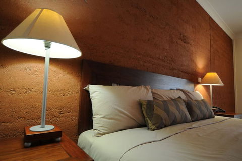 Gidgee Inn - Lightning Ridge Tourism 2