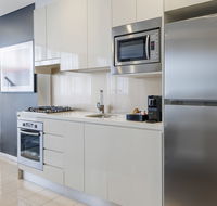 Meriton Suites Zetland - Lightning Ridge Tourism